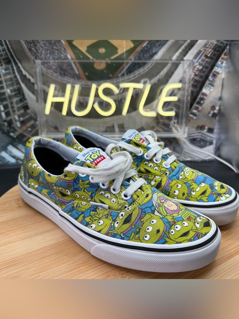 Vans Era Toy Story Aliens Women’s 9/ Men’s 7.5